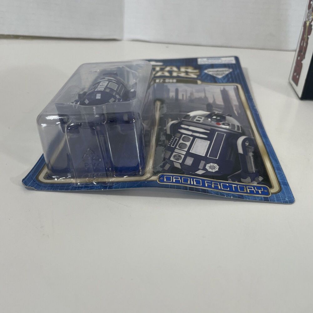 Disney Star Wars R2-D60 R2-D2 Droid Factory Figure Disneyland 60th RARE - Picture 8 of 9